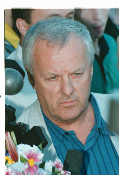 В июле 1999 года А.Собчак вернулся из Парижа и тотчас же стал раздавать интервью